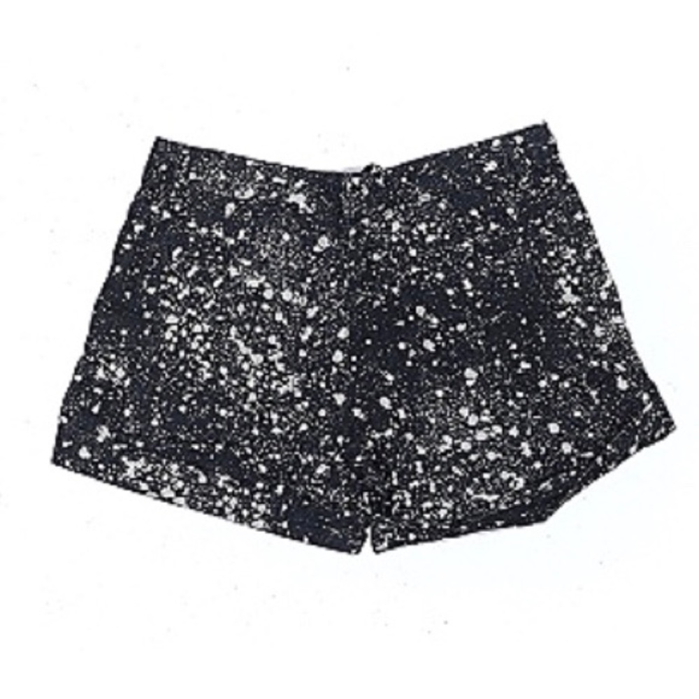 New with tags Calvin Klein
Size 0 Shorts - Picture 2 of 3
